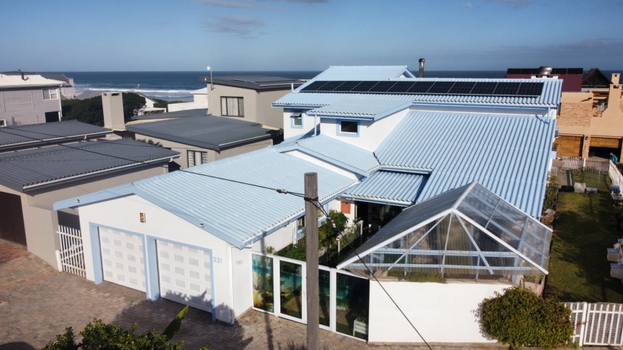 4 Bedroom Property for Sale in Outeniqua Strand Western Cape